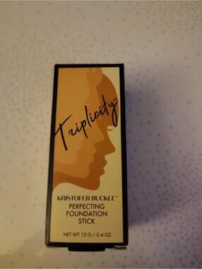 Kristopher Buckle Triplicity Perfecting Foundation Stick *Medium*Satin Finish
